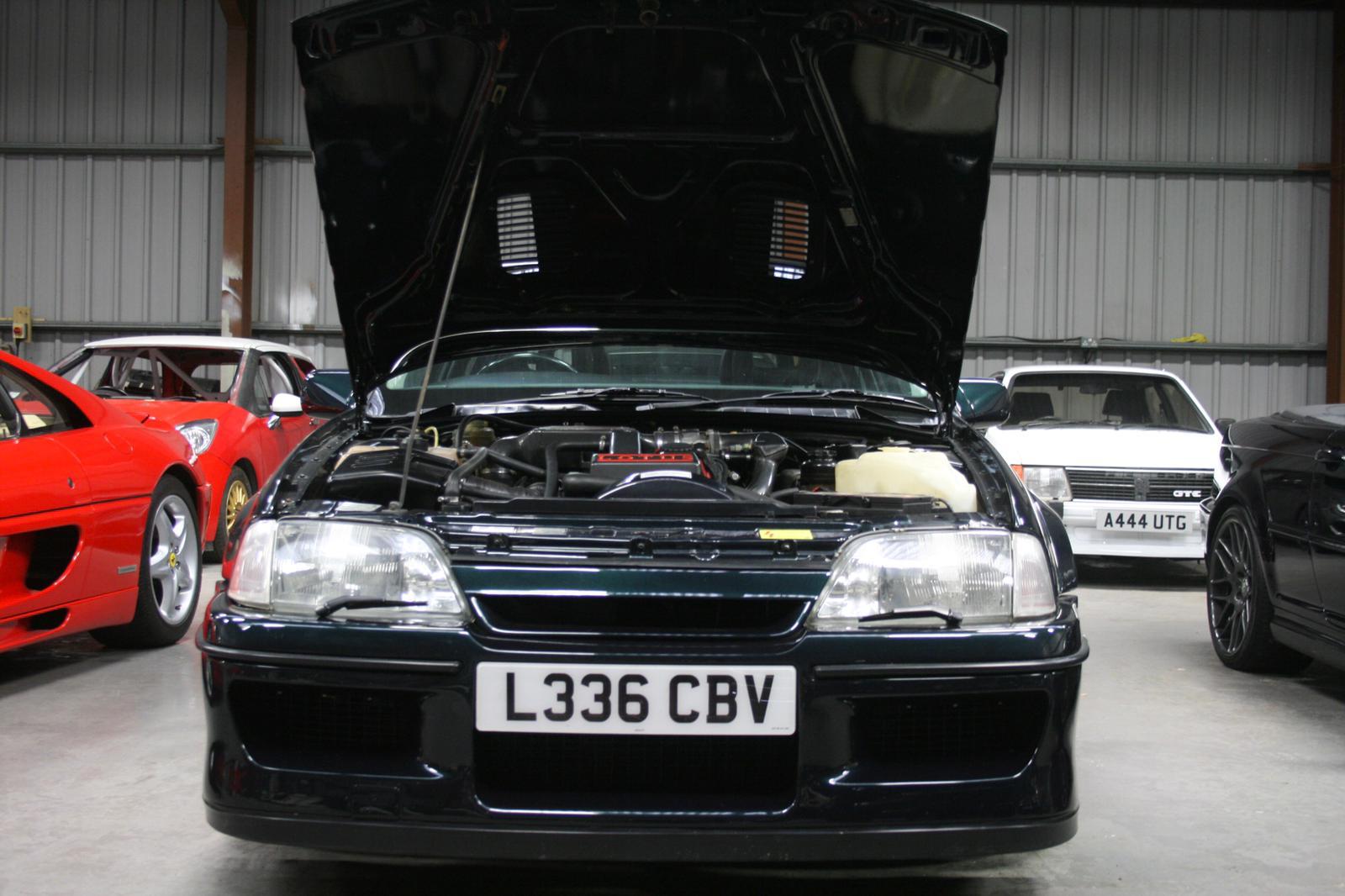 Lotus Carlton