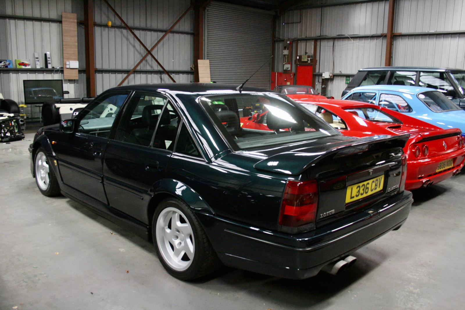 Lotus Carlton