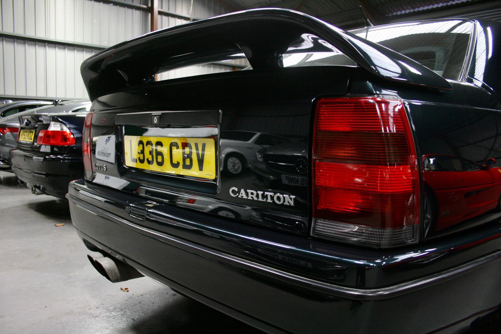 Lotus Carlton