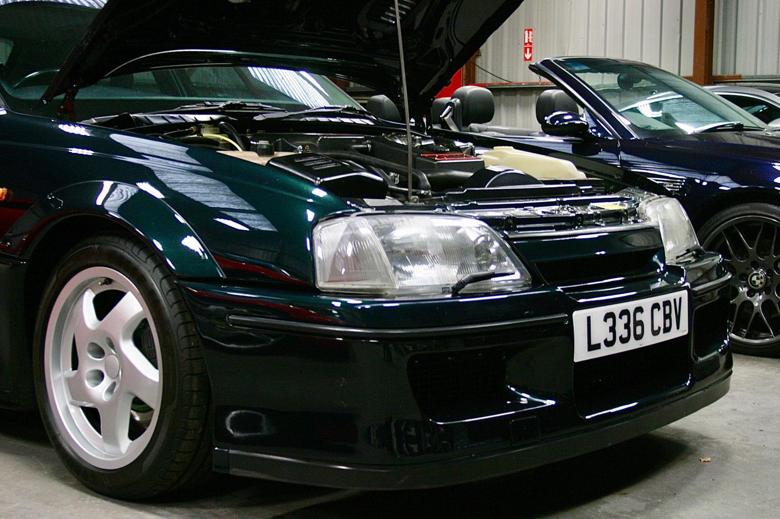 Lotus Carlton