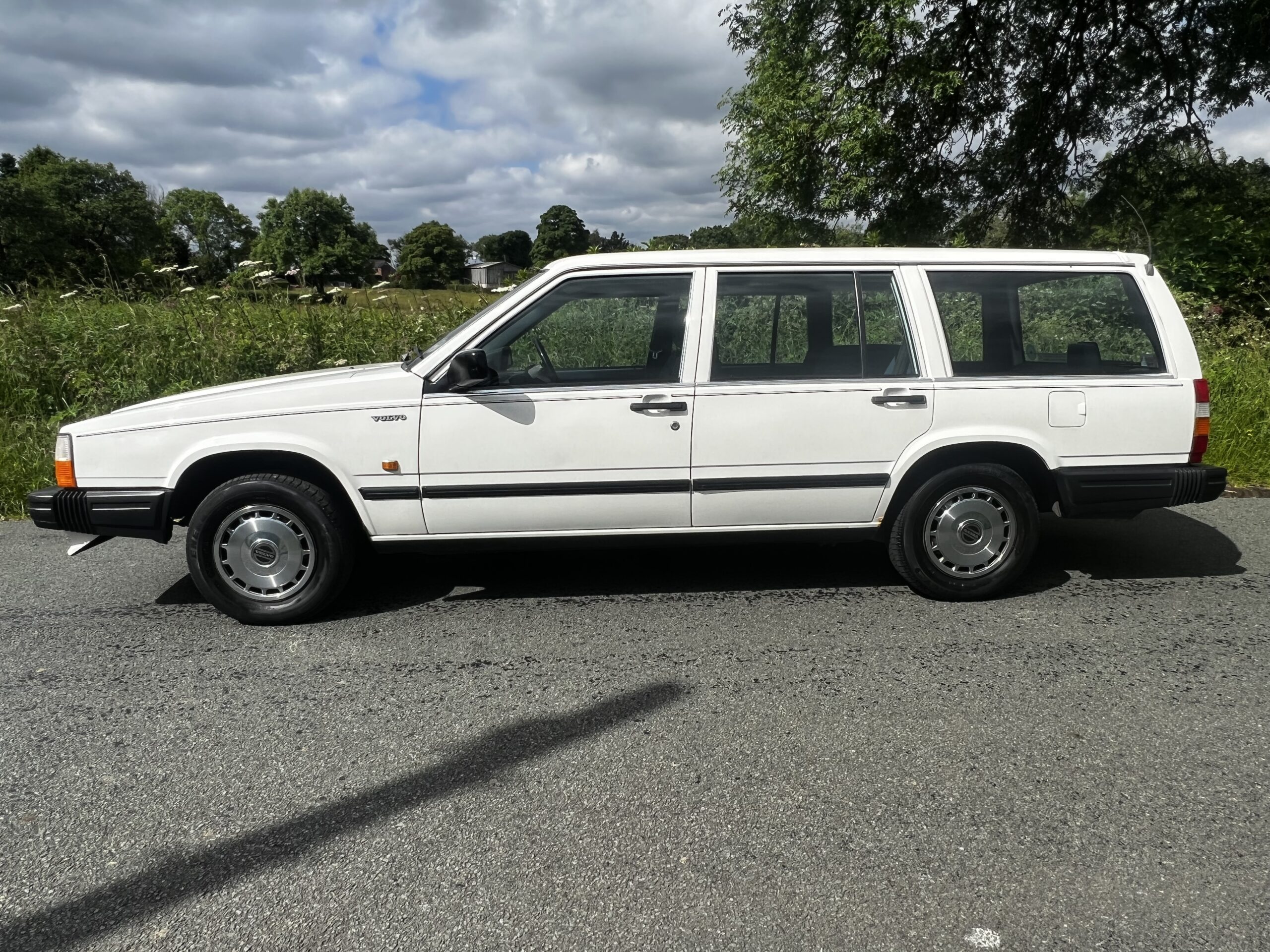 VOLVO 740 SE 5 SPEED MANUAL LONG MOT