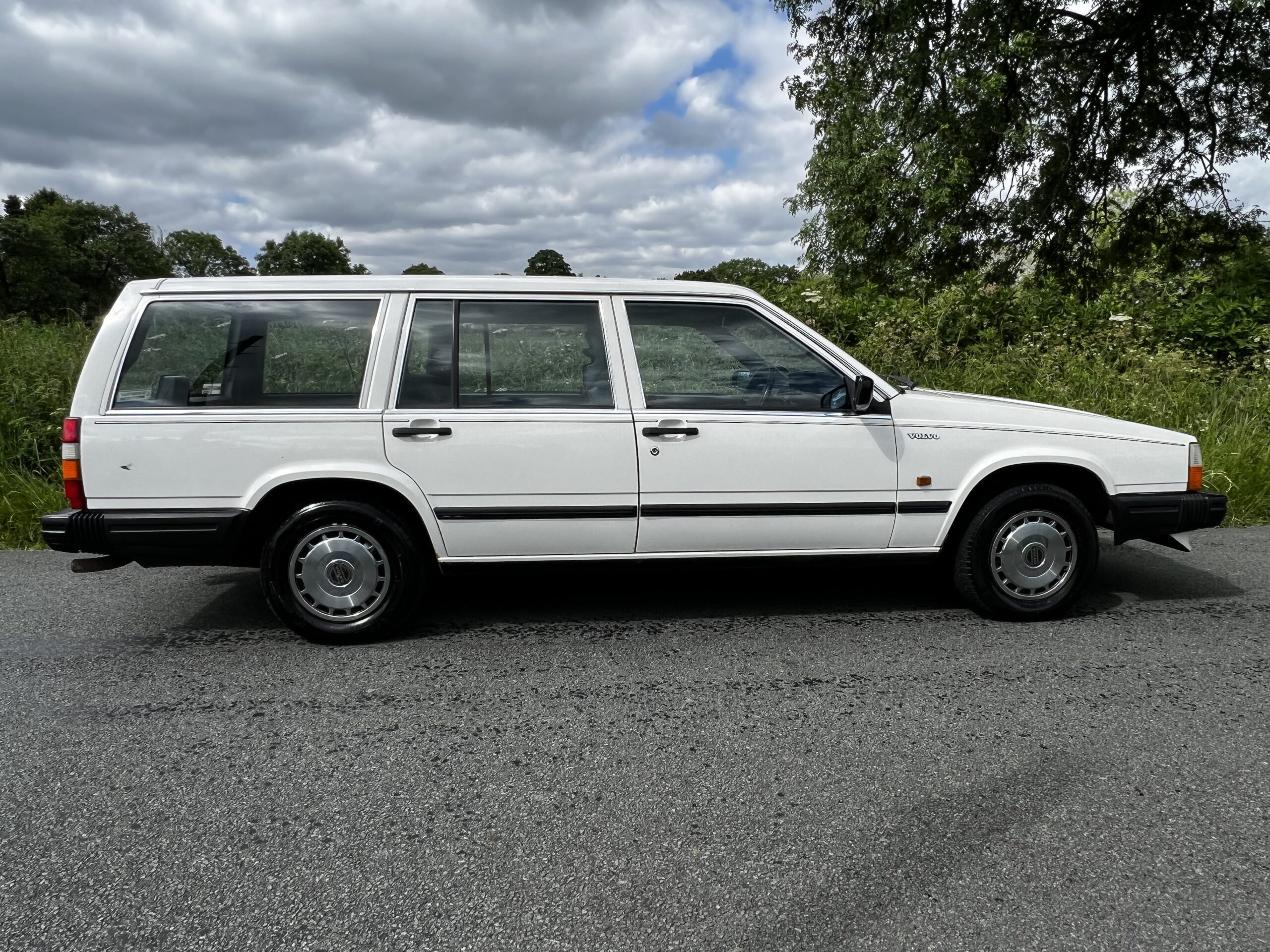 VOLVO 740 SE 5 SPEED MANUAL LONG MOT