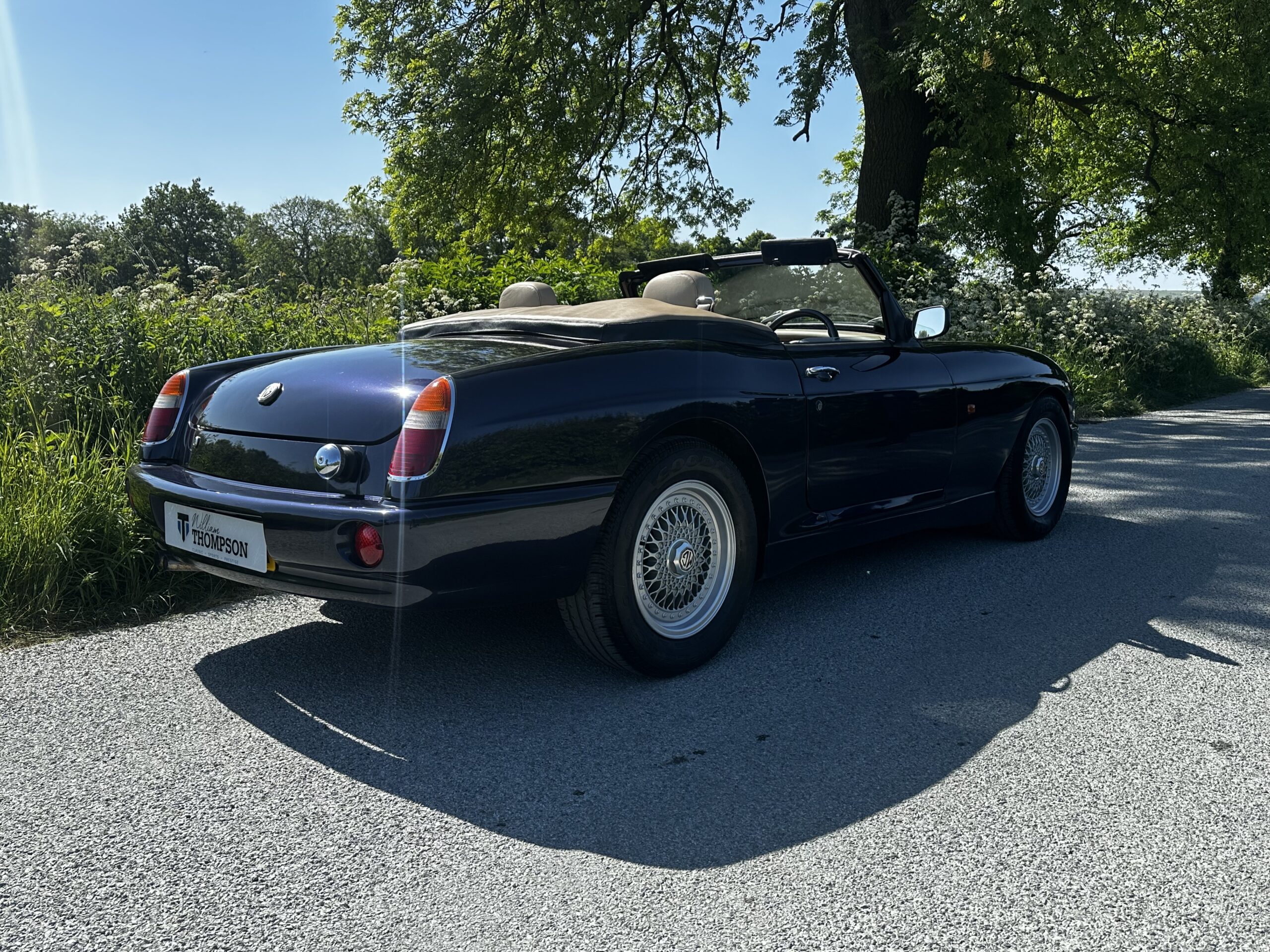 MG RV8 4.0 V8 OXFORD BLUE