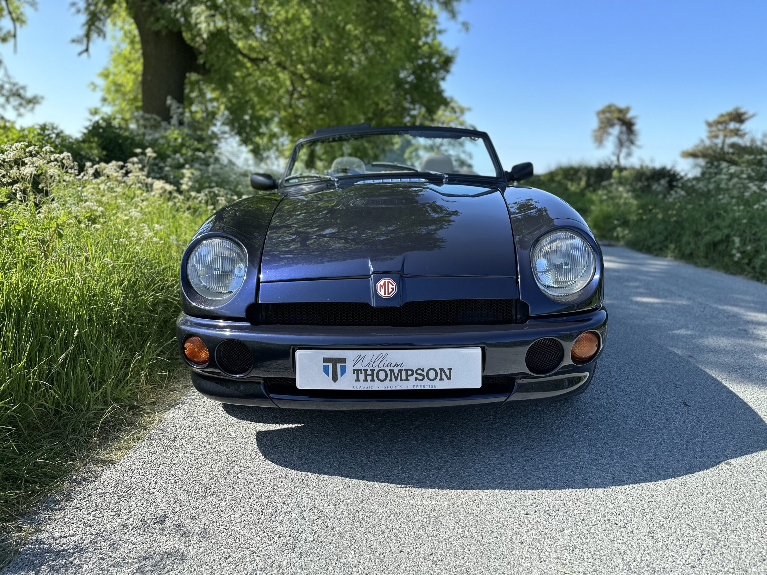 MG RV8 4.0 V8 OXFORD BLUE
