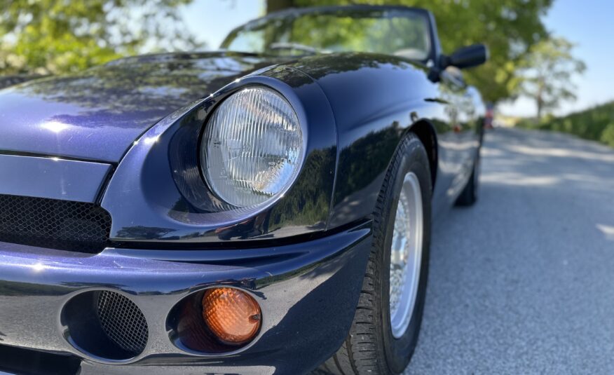 MG RV8 4.0 V8 OXFORD BLUE
