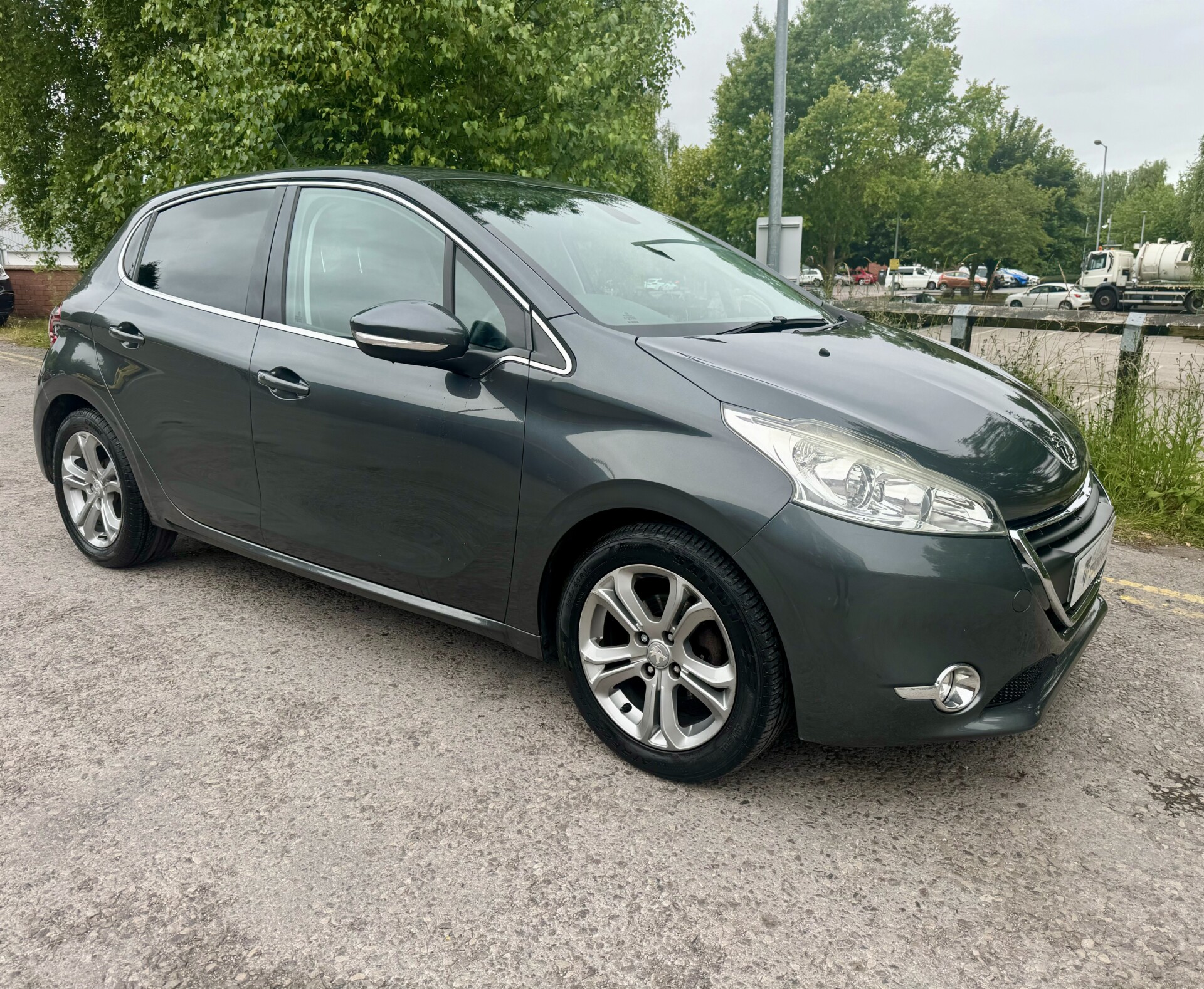 Peugeot 208