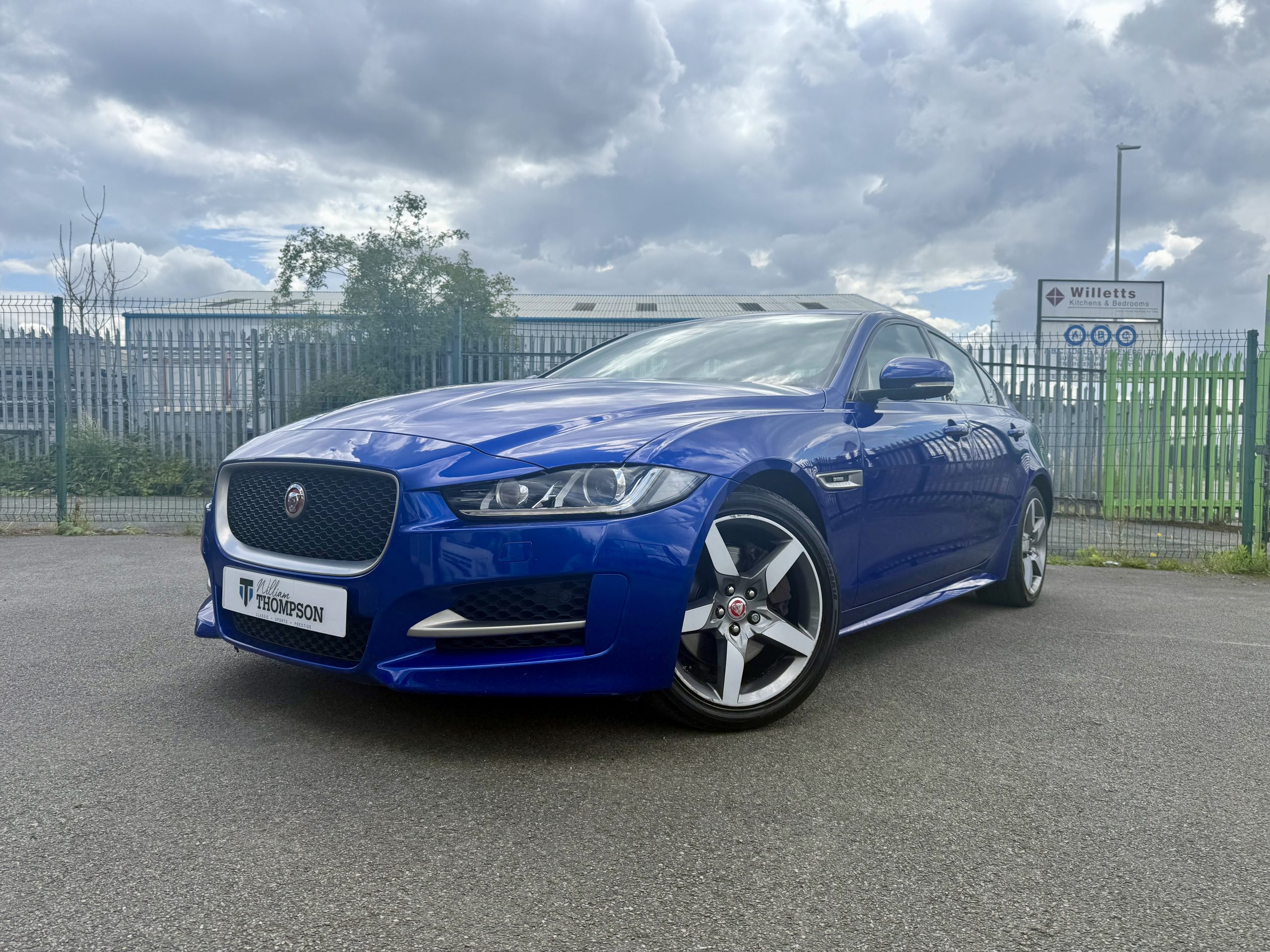 Jaguar XE 2.0i GPF R-Sport