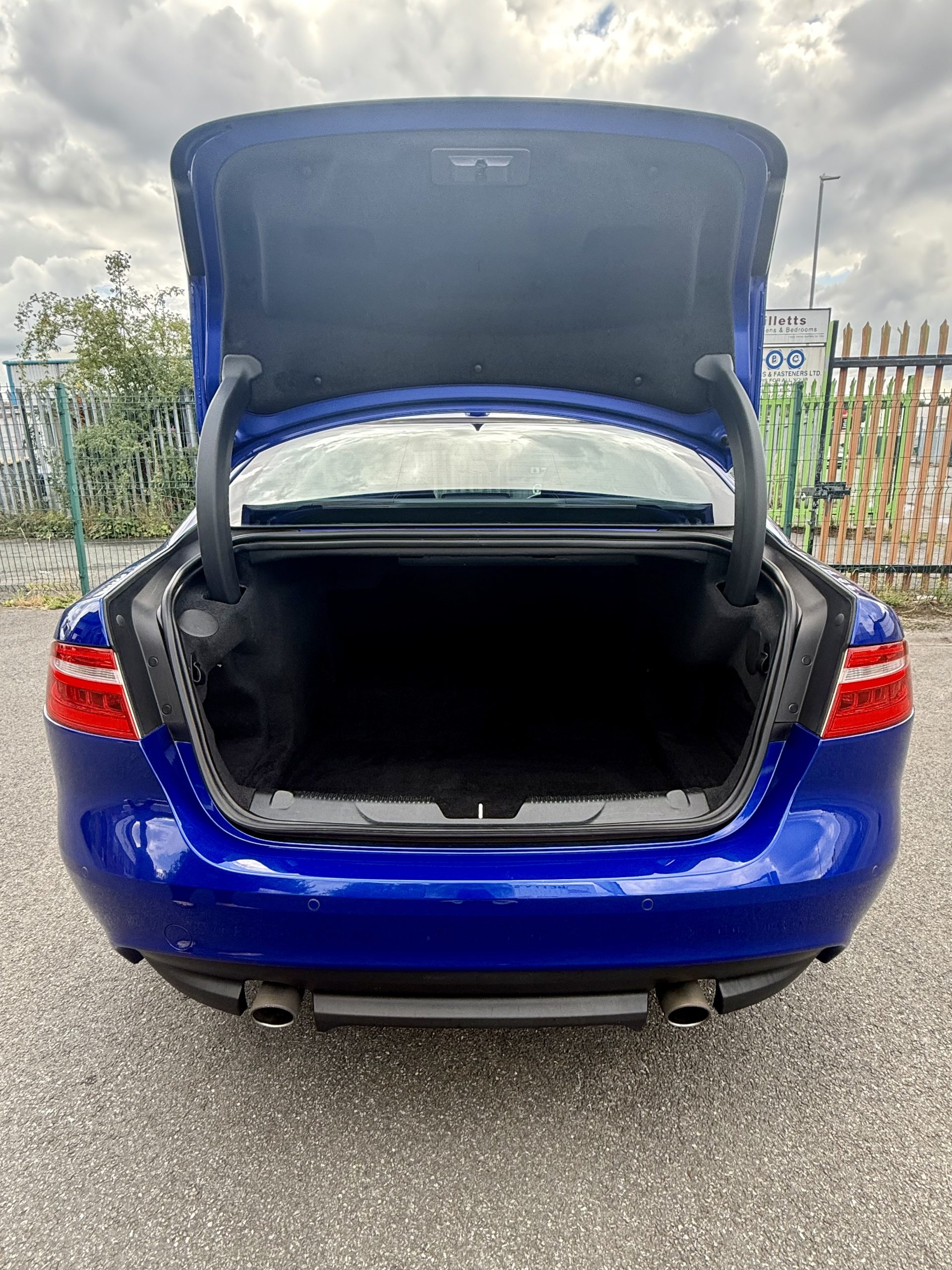 Jaguar XE 2.0i GPF R-Sport