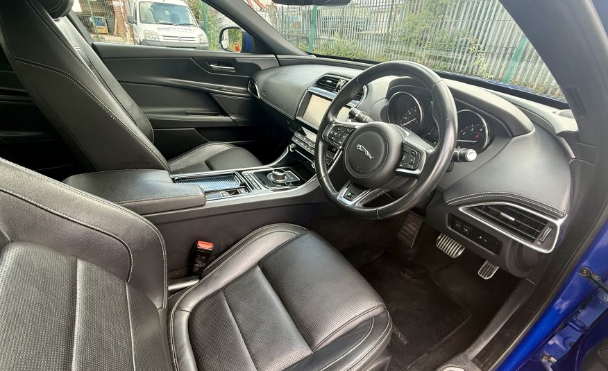 Jaguar XE 2.0i GPF R-Sport