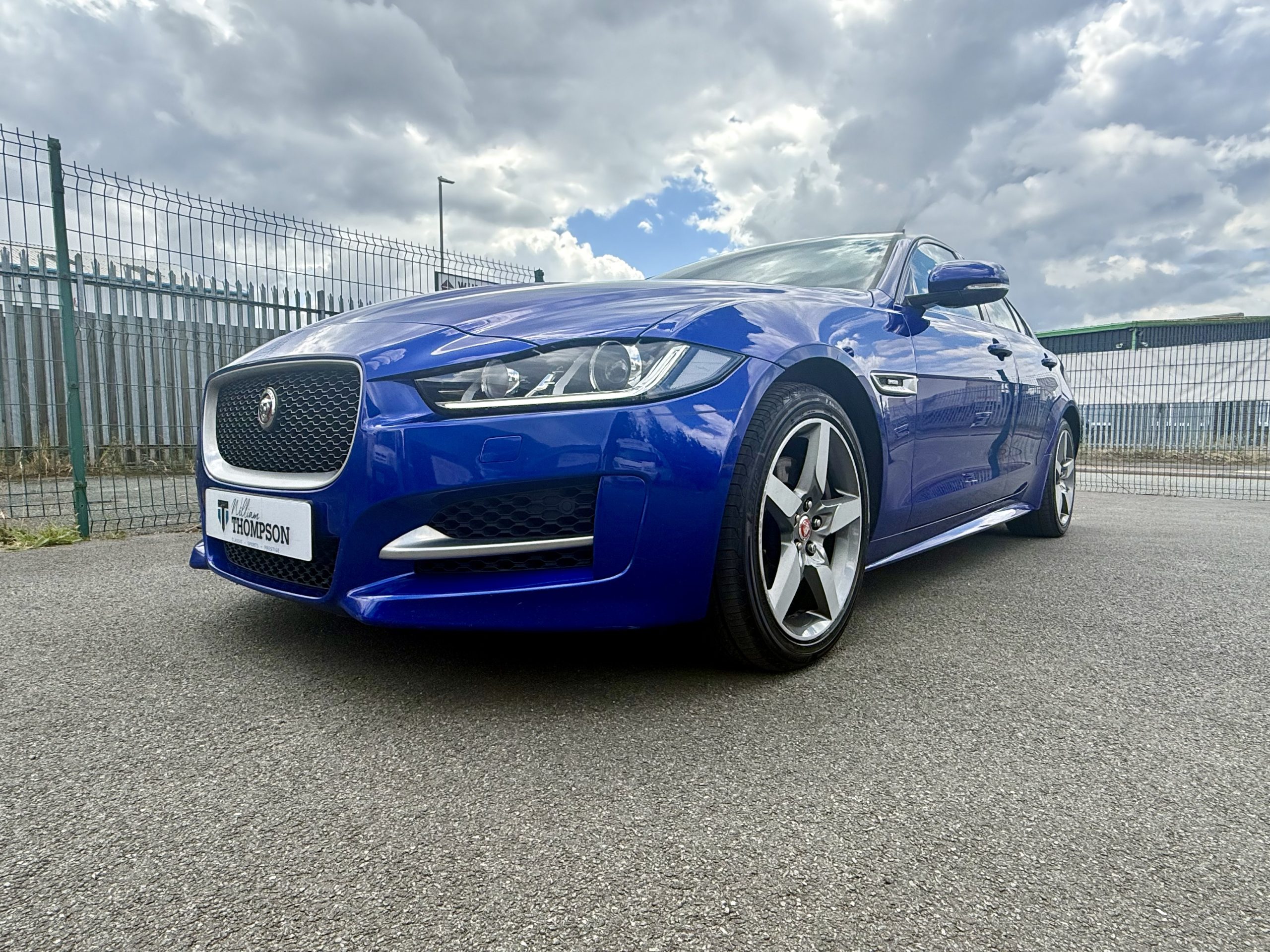 Jaguar XE 2.0i GPF R-Sport