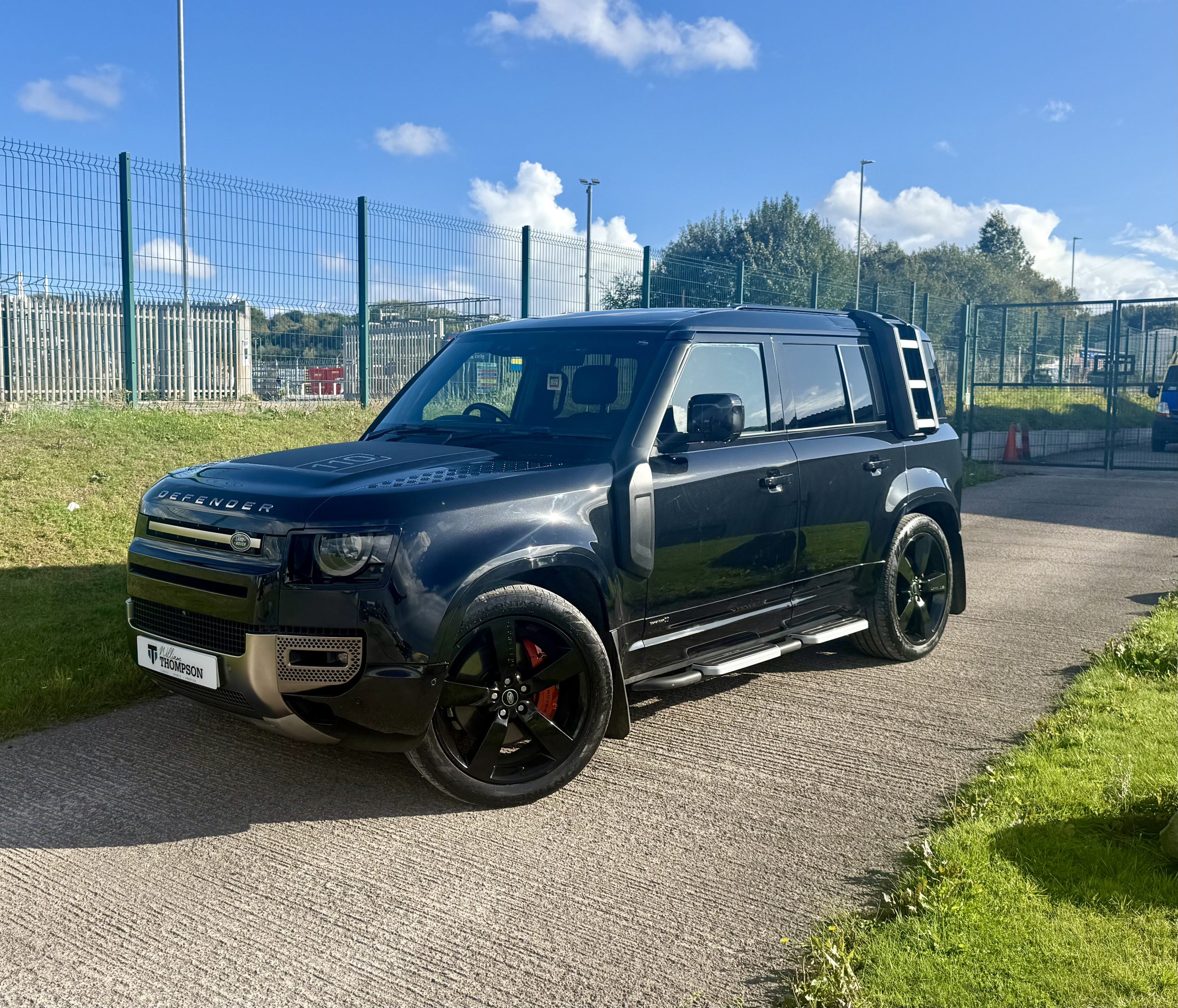 Land Rover Defender 110