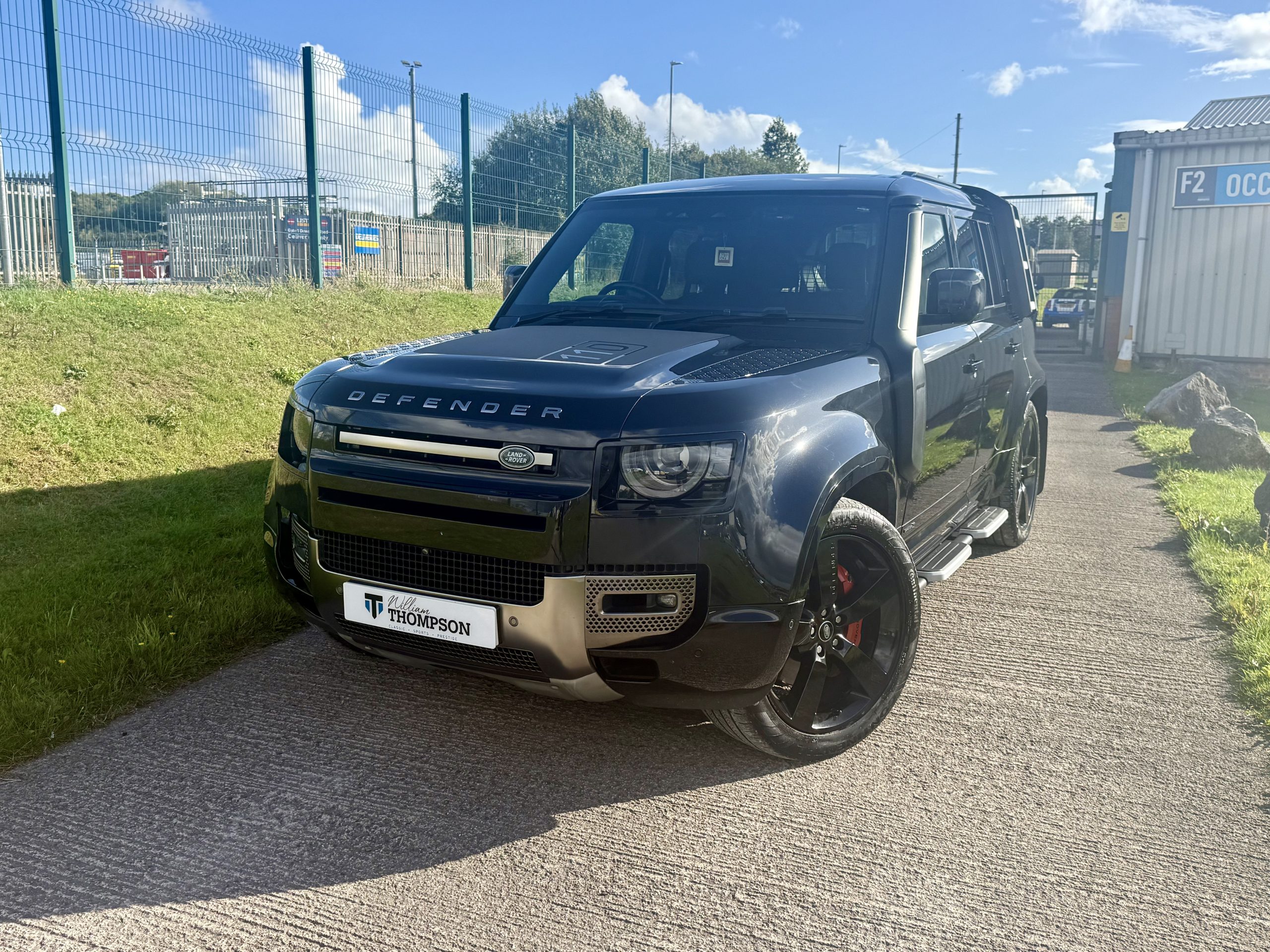 Land Rover Defender 110