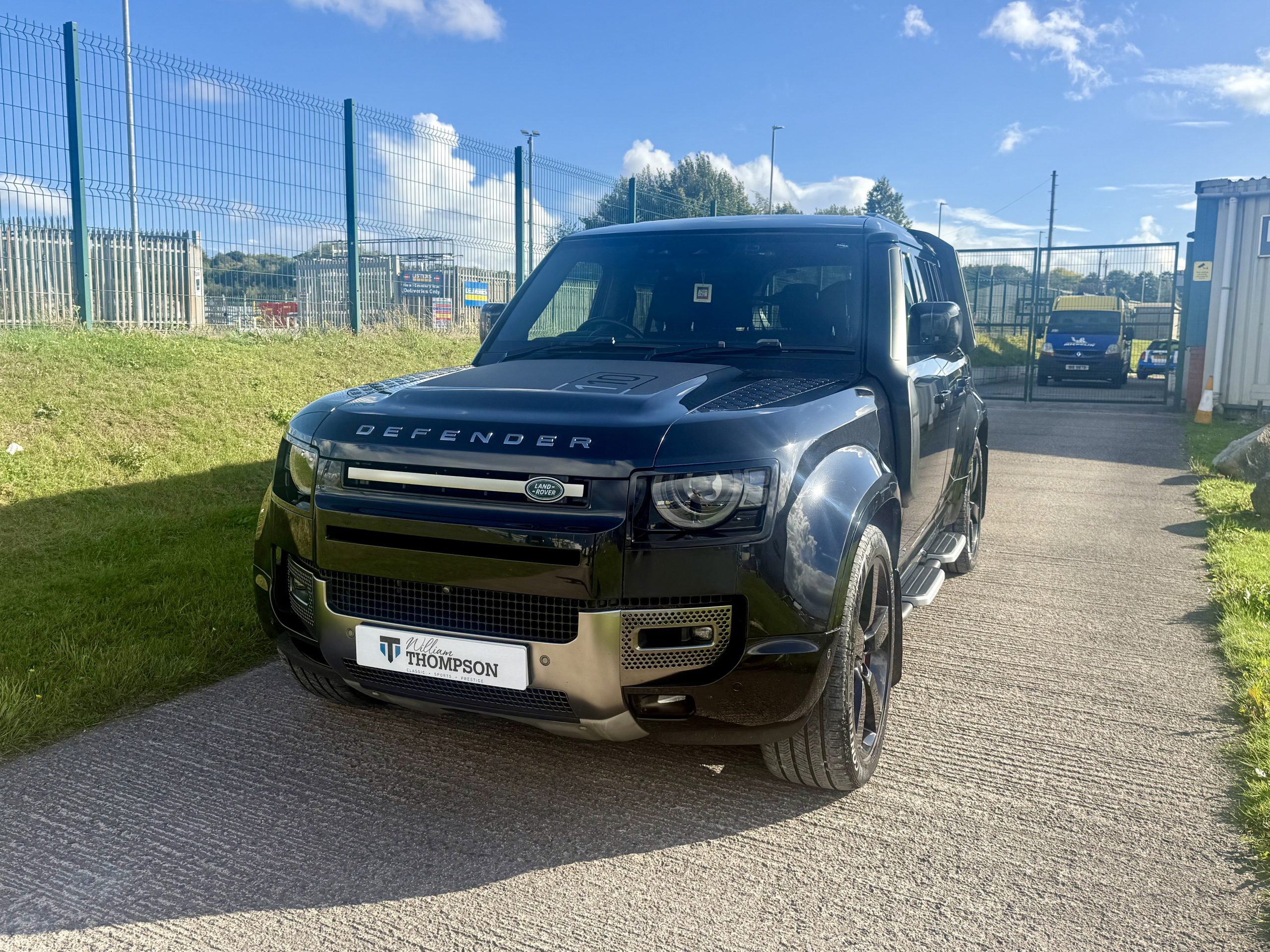 Land Rover Defender 110