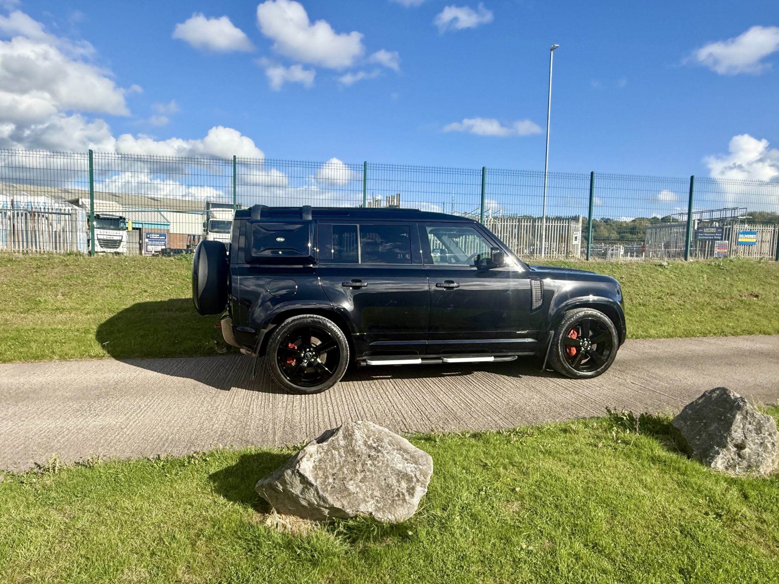 Land Rover Defender 110